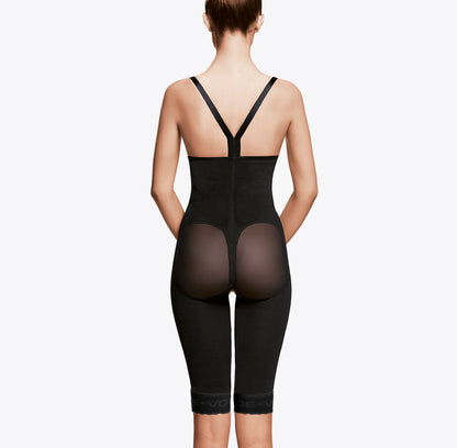 Faja postquirúrgica negra con compresión médica, diseño trasero con tirantes y panel transparente en glúteos