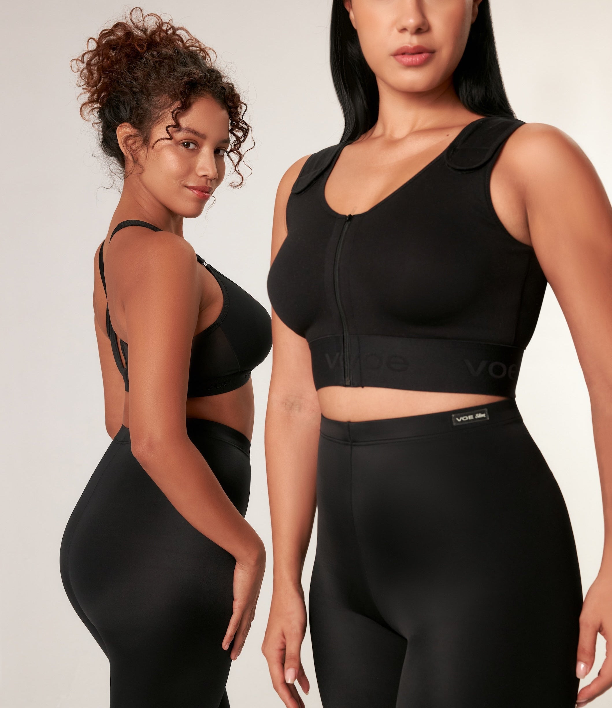 Brasier y leggings de compresión médica postquirúrgica negros, cómodos y ajustados para recuperación y uso diario.